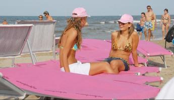 PINK NIGHT, 1 or 2 week stay - VACATION APARTMENTS for rent - LAST MINUTE DEALS